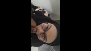 Bokep Indo Jilbab Hitam BJ Di Toilet